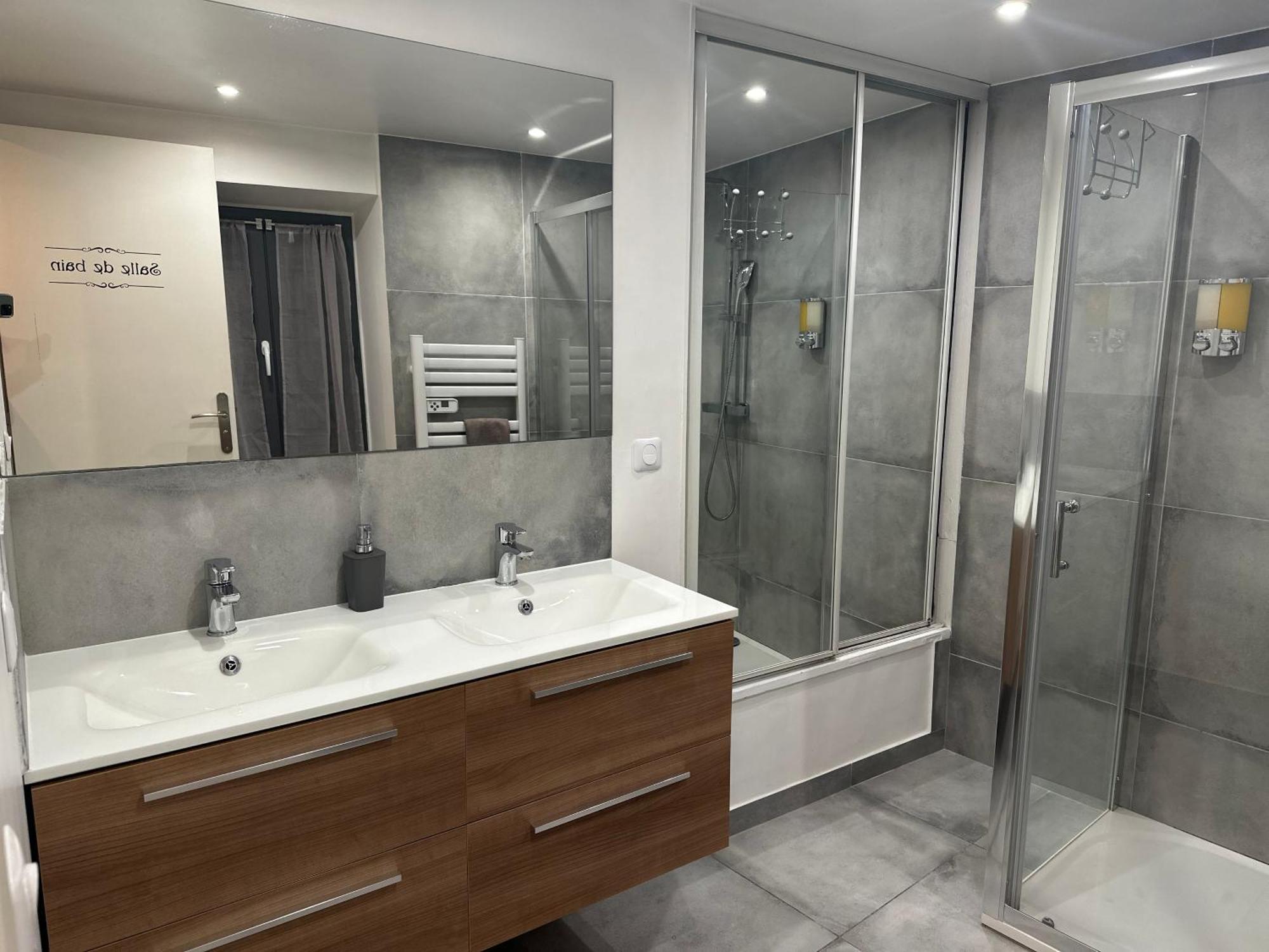 2 Pieces Vue Mer A Proximite Des Parfumeries Grasse Exterior photo